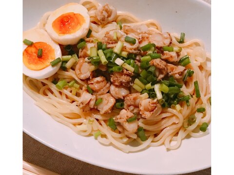 ナンプラーでタレがめちゃウマ！海鮮ぶっかけラーメン